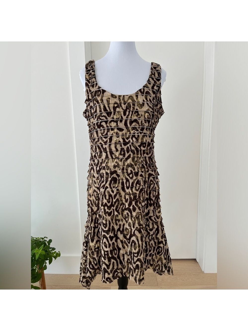 JOSEPH RIBFOFF Tiered Metallic Animal Print Low Scoop Neck Lined Cocktail Dress
